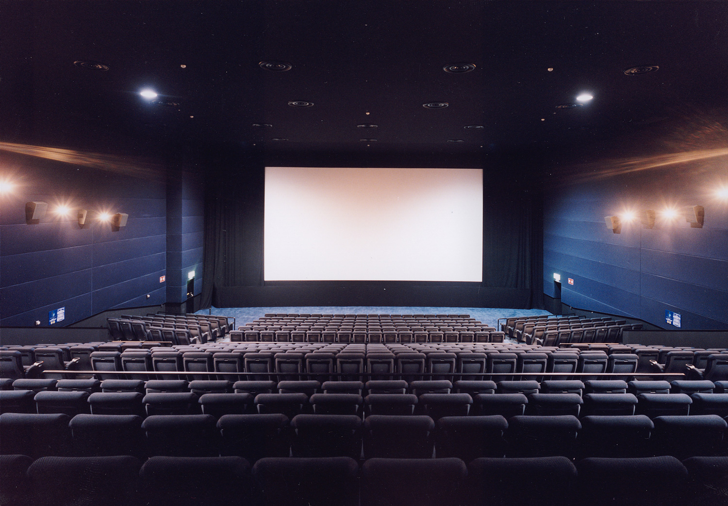 ユナイテッド シネマ 稲沢 より快適に映画鑑賞をお楽しみいただける 稲沢市唯一の映画館です クルル